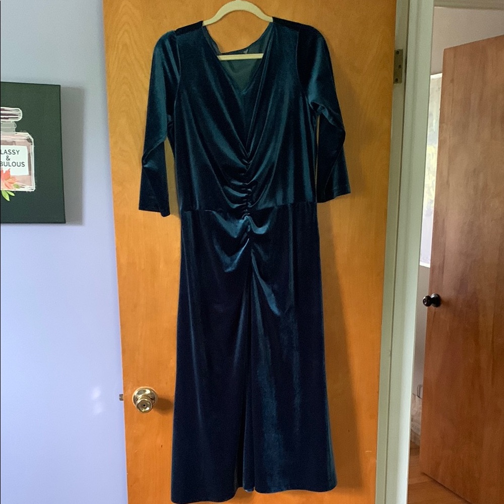 Velvet Blue Ruched Midi Gown with v-Neck